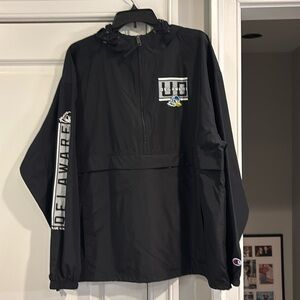 Men's 1/2 zip windbreaker, new without tags, XL, University of Delaware